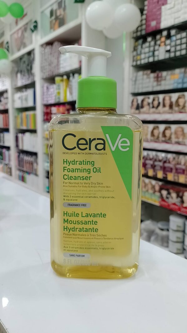 CeraVe Hydrating Foaming Oil Cleanser for Normal to Very Dry Skin (236 ml)
