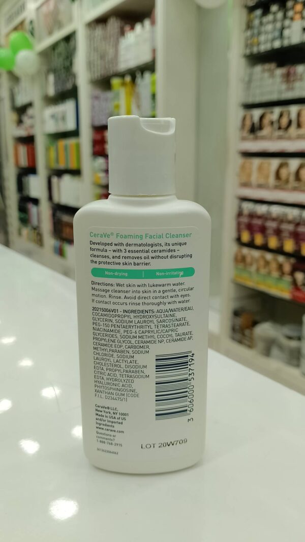 CeraVe Foaming Facial Cleanser for Oily Skin (87 ml) - Image 2
