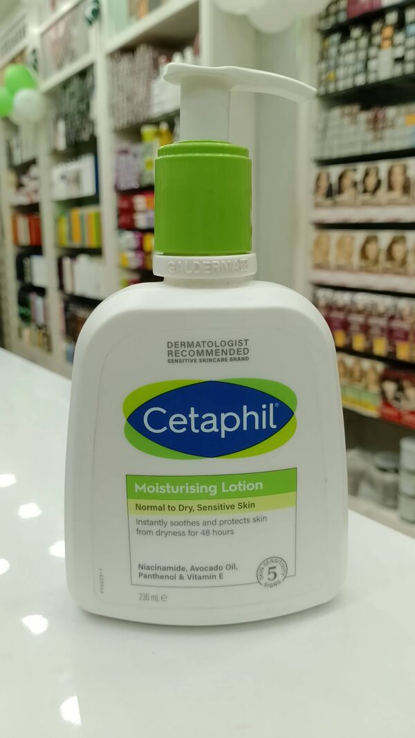 Cetaphil Moisturising Lotion for Normal to Dry & Sensitive Skin (236 ml)