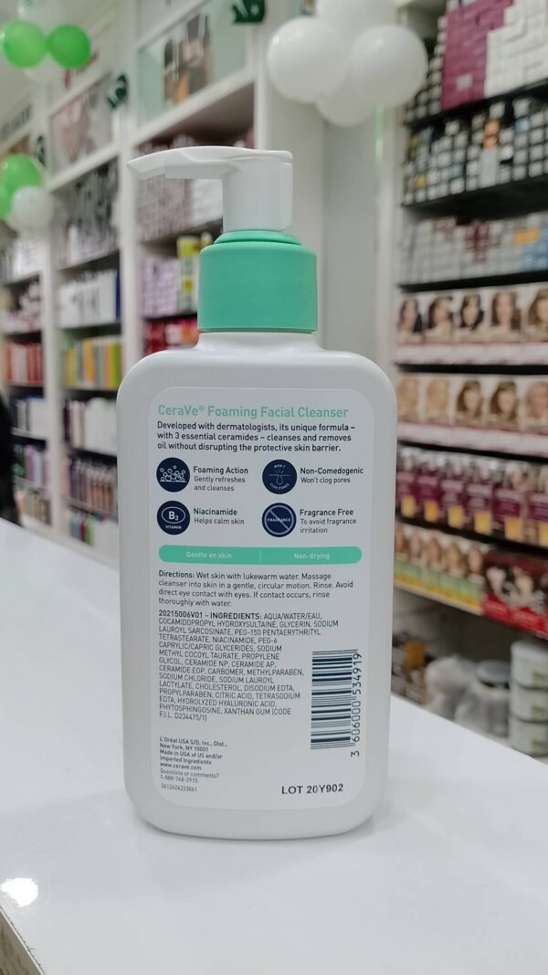 CeraVe Foaming Facial Cleanser for Oily Skin (237 ml) - Image 2