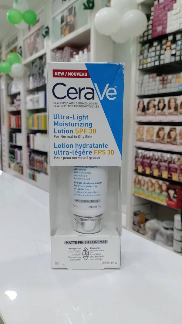CeraVe Ultra-Light Moisturizing Lotion SPF 30 for Normal to Oily Skin (50 ml)