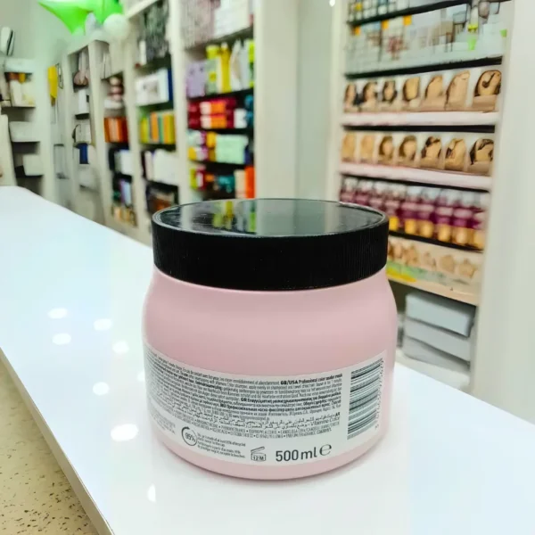 L'Oreal Professionnel Serie Expert Resveratrol Vitamino Color Hair Mask for Colored Hair (500 ml) - Image 2
