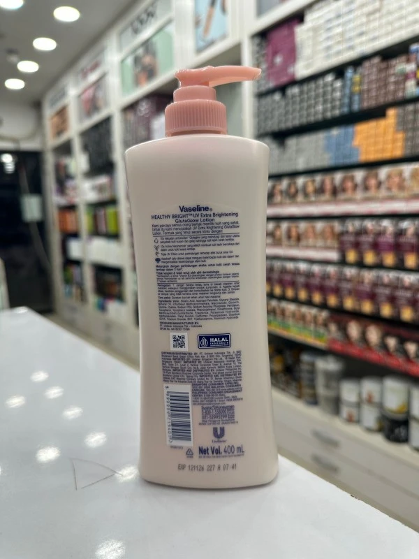 Vaseline UV Extra Brightening GlutaGlow Lotion (400ml) 3 Vaseline UV Extra Brightening GlutaGlow Lotion (400ml) - Image 3