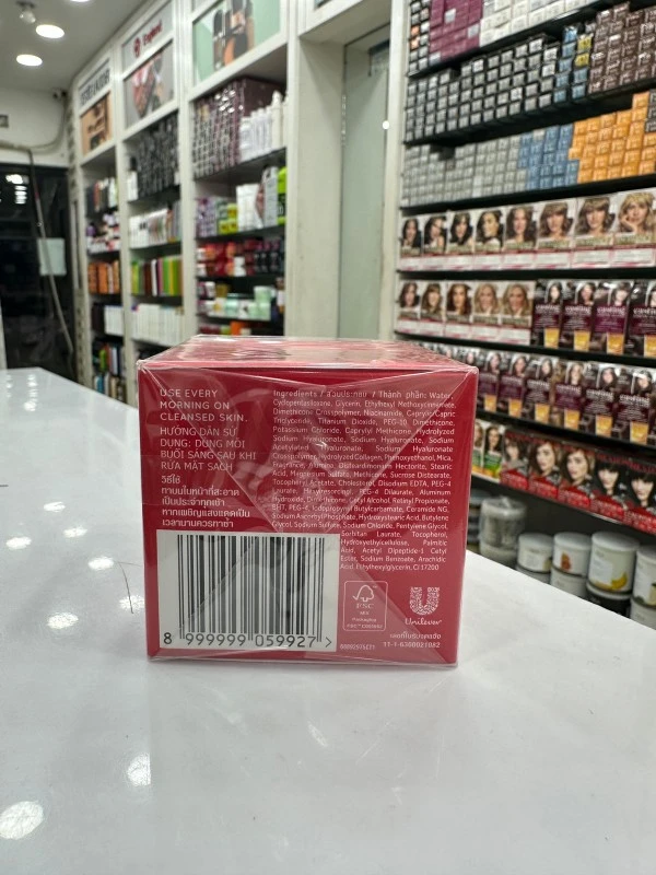 Pond's Age Miracle Youthful Glow Day Cream (50ml) 4 Pond's Age Miracle Youthful Glow Day Cream (50ml) - Image 4