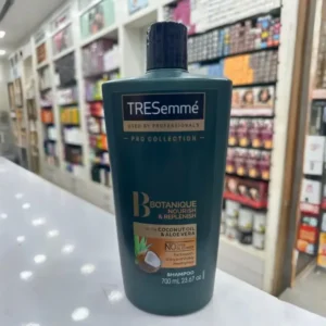 TRESemmé Botanique Nourish & Replenish Shampoo (700 ml)