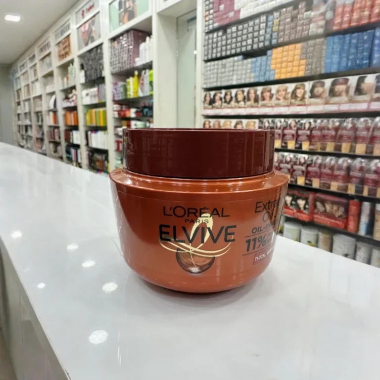 L’Oréal Paris Elvive Extraordinary Oil Jojoba Oil Infused Hair Mask for Very Dry Hair (300ml) 2 L’Oréal Paris Elvive Extraordinary Oil Jojoba Oil Infused Hair Mask for Very Dry Hair (300ml) - Image 2