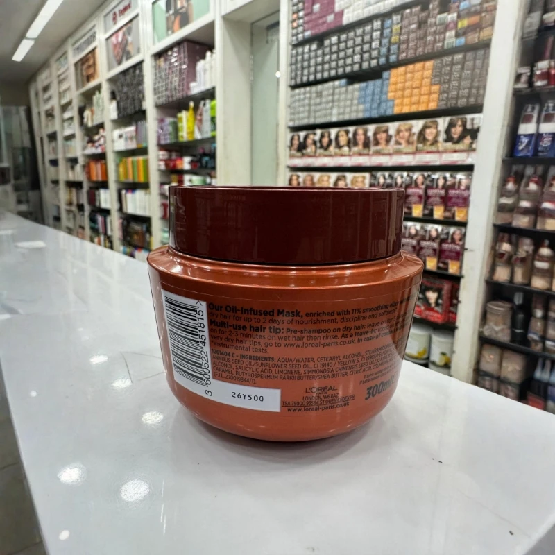 L’Oréal Paris Elvive Extraordinary Oil Jojoba Oil Infused Hair Mask for Very Dry Hair (300ml) 4 L’Oréal Paris Elvive Extraordinary Oil Jojoba Oil Infused Hair Mask for Very Dry Hair (300ml) - Image 4