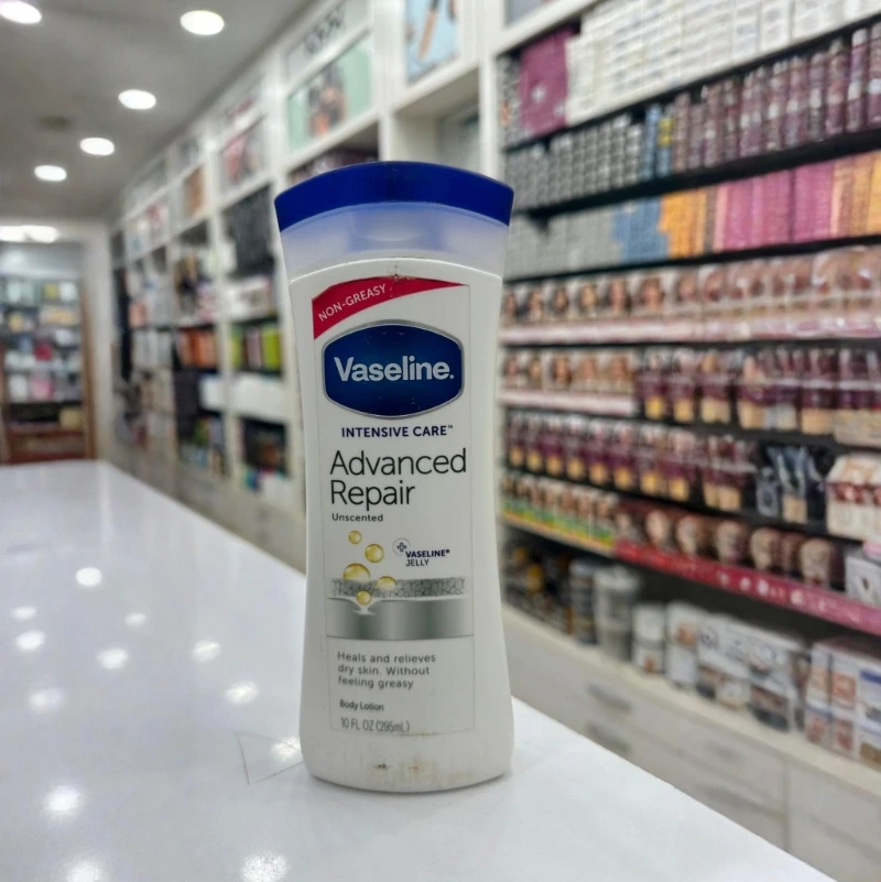 Vaseline Intensive Care Advanced Repair Body Lotion (295ml) 2 Vaseline Intensive Care Advanced Repair Body Lotion (295ml) - Image 2