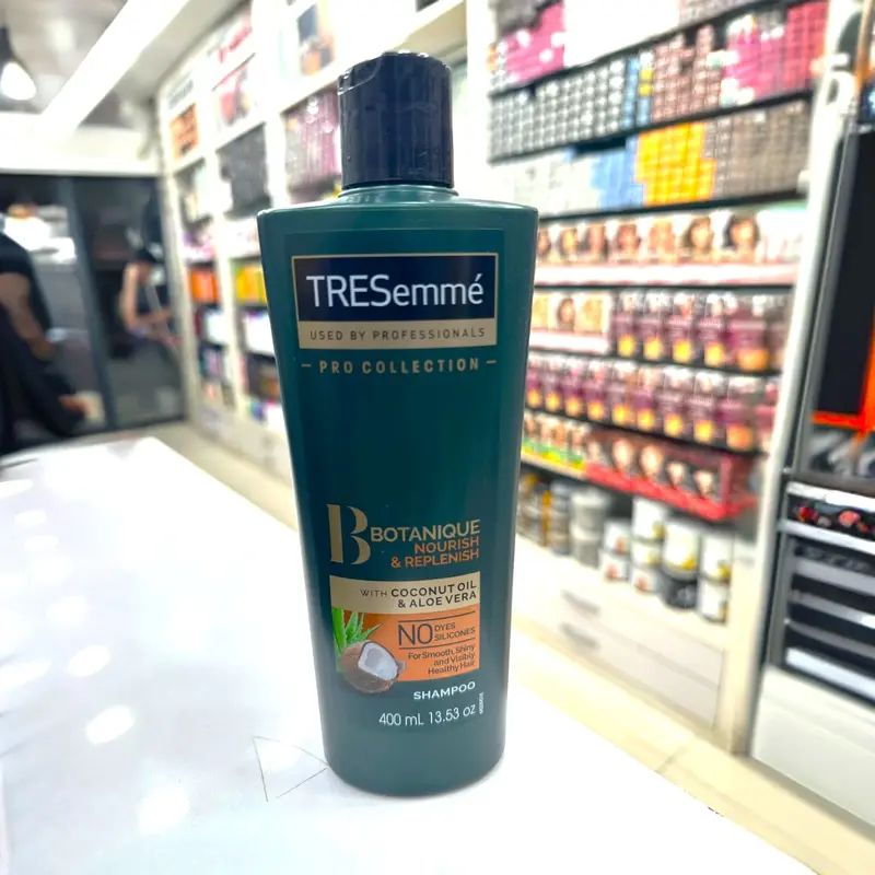 TRESemmé Botanique Nourish & Replenish Shampoo (400 ml) 1 TRESemmé Botanique Nourish & Replenish Shampoo (400 ml)