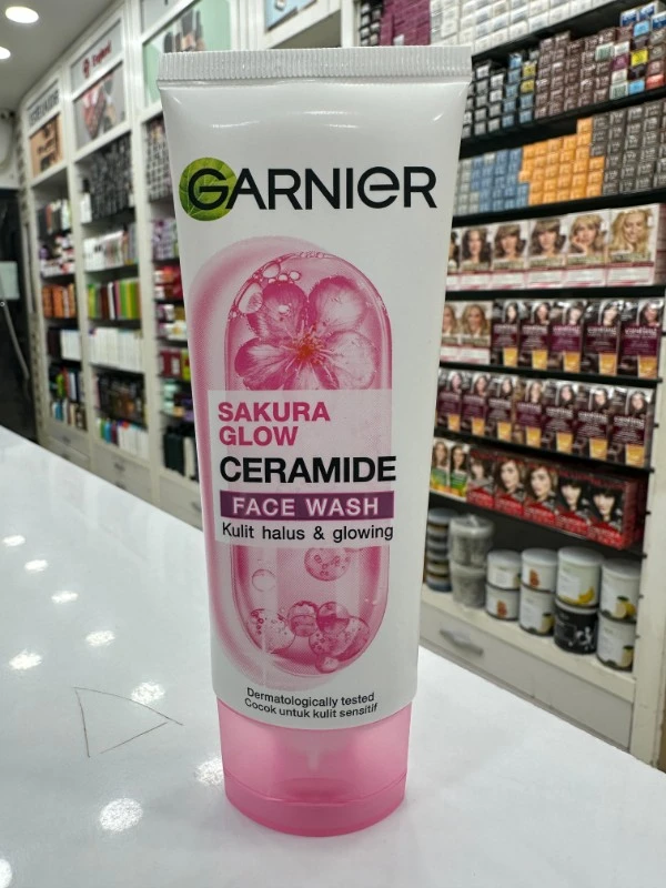 Garnier Sakura Glow Ceramide Face Wash - 100ml 2 Garnier Sakura Glow Ceramide Face Wash - 100ml - Image 2