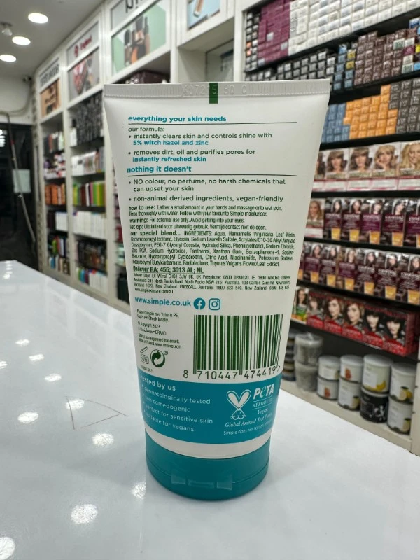 Simple Daily Skin Detox Purifying Gel Wash - 150ml 3 Simple Daily Skin Detox Purifying Gel Wash - 150ml - Image 3