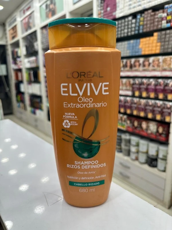 LOreal Paris Extraordinary Oil Shampoo Defined Curls - 680 ml 2 LOreal Paris Extraordinary Oil Shampoo Defined Curls - 680 ml - Image 2